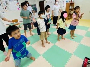 リズムダンスみんな